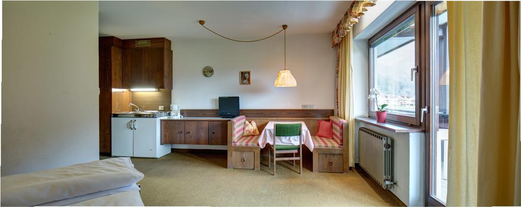 Residence Wiesenhof Campo Tures Kamer foto